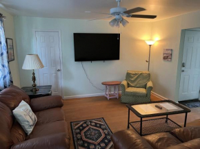 Boat House Apt, #3 - 2 BR, Water Front, WiFi, Pets apts